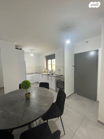 דו משפחתי, מגדל