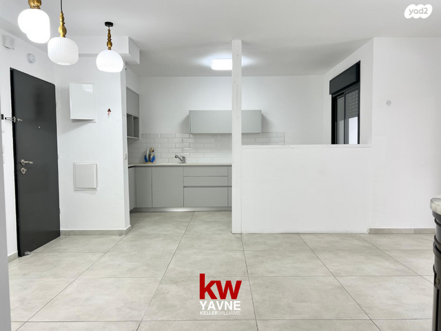 דירה, הכרמל 1, נאות שז"ר, יבנה