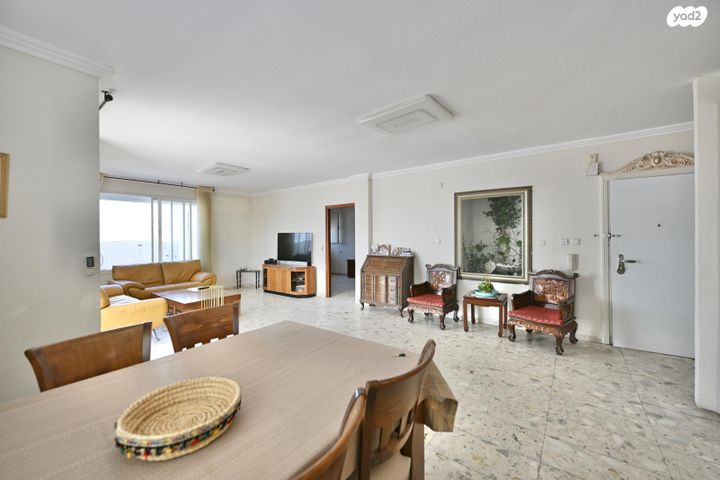 גג/ פנטהאוז, בית הערבה, קרית גנים, ראשון לציון