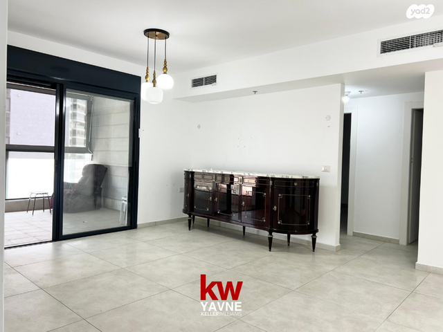 דירה, הכרמל 1, נאות שז"ר, יבנה