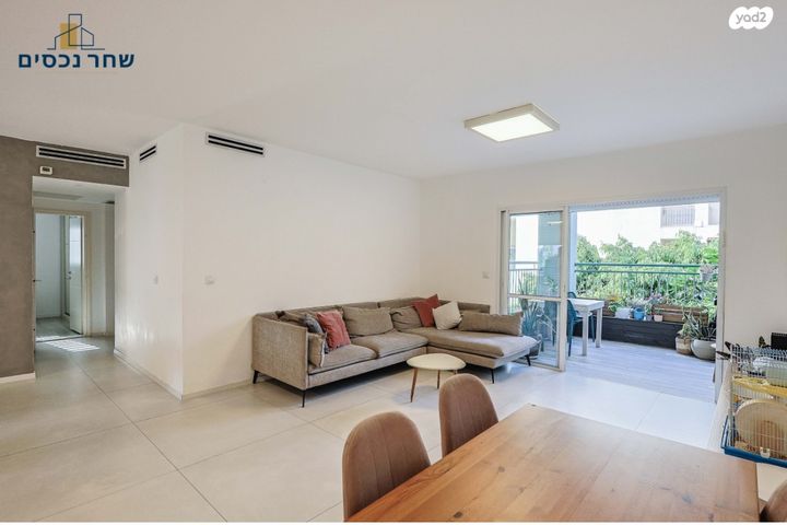 דירה, ראשונים, כפר סבא