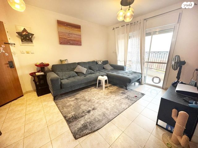 דירה, גבעת אלונים, יקנעם עילית