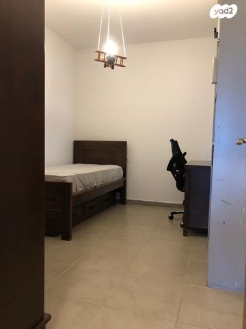 דירה, הרב יעקב לנדא, הפועל המזרחי ג', שיכון ג', בני ברק