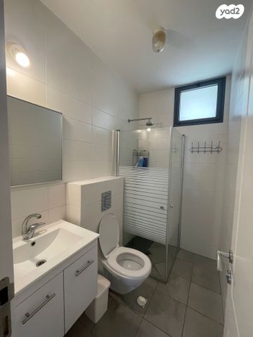 דו משפחתי, מגדל