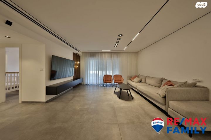 דירה, נעמי שמר 10, נאות אפק, אפקה, קרית ביאליק