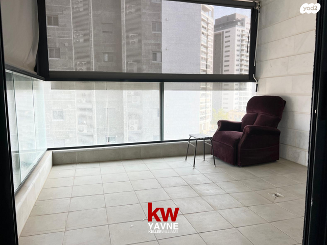 דירה, הכרמל 1, נאות שז"ר, יבנה