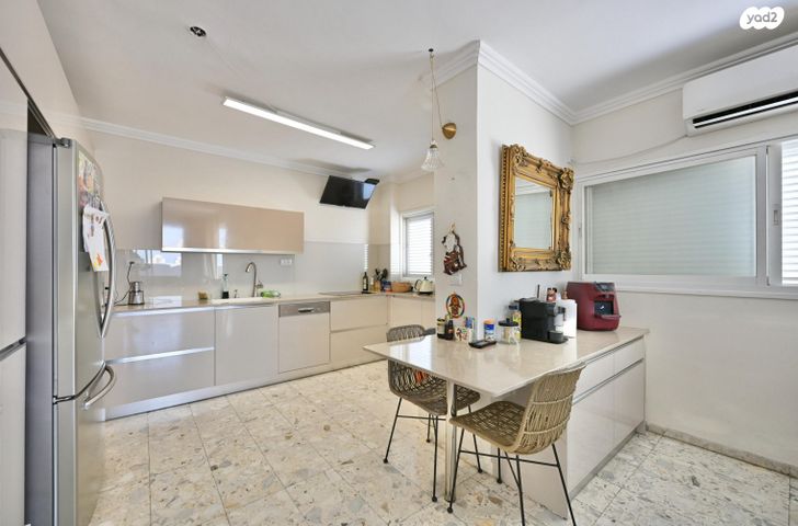 גג/ פנטהאוז, בית הערבה, קרית גנים, ראשון לציון