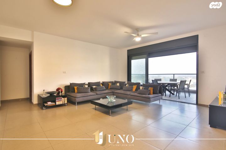 דירה, הברוש 6, נווה גנים, קרית מוצקין