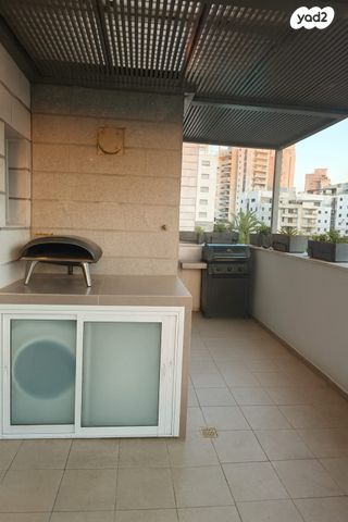 דירה, שדרות הרצל 4, נאות שמיר, יבנה