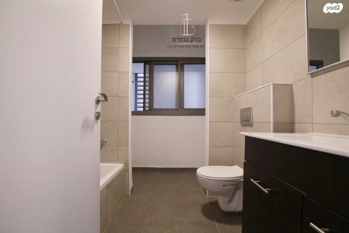 דירה, משכנות האומנים, קרית מוצקין