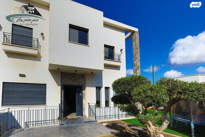 דו משפחתי, צופית, רמת אמיר, קדימה צורן