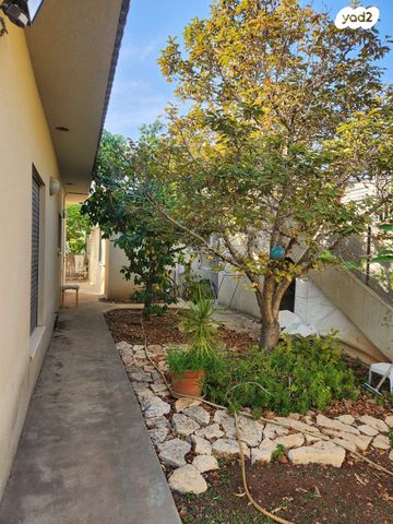 בית פרטי/ קוטג', עצמון שגב