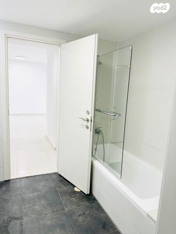 דירה, ענת גוב, צומת סביון, קרית אונו