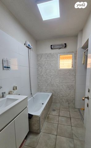 דירה, היסמין, הפרחים, כפר סבא