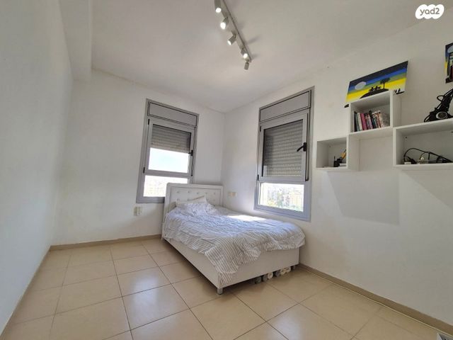 גג/ פנטהאוז, האלוף אהרון יריב, קרית אילון, חולון