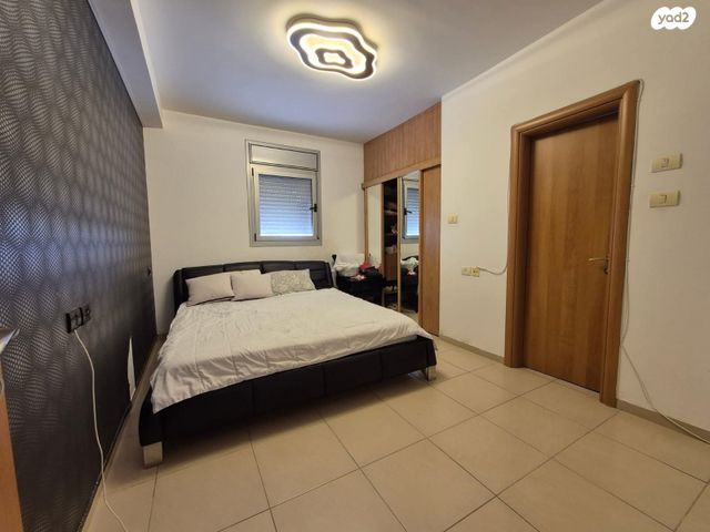 גג/ פנטהאוז, האלוף אהרון יריב, קרית אילון, חולון