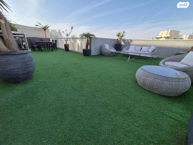 גג/ פנטהאוז, האלוף אהרון יריב, קרית אילון, חולון