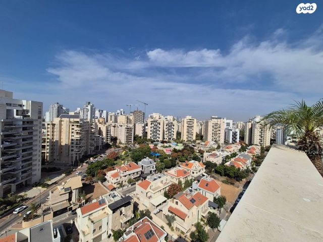 גג/ פנטהאוז, האלוף אהרון יריב, קרית אילון, חולון
