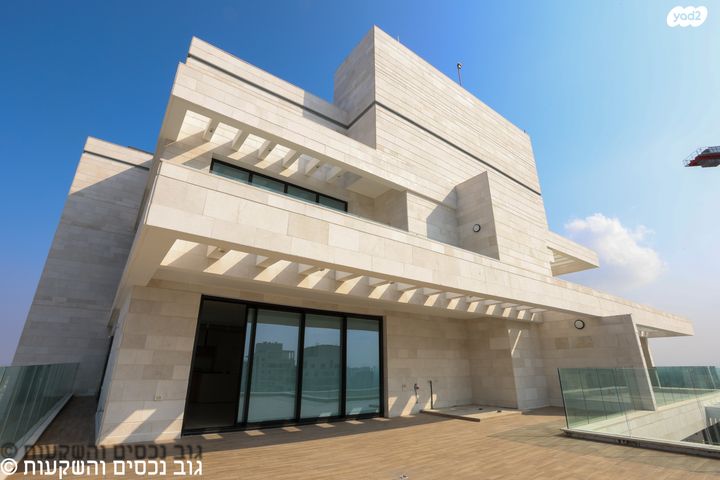 אמנון ליפקין שחק 