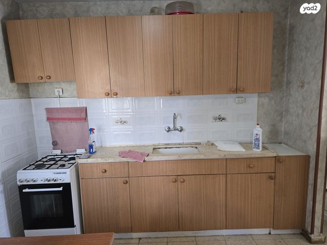 ישראל רוקח 13