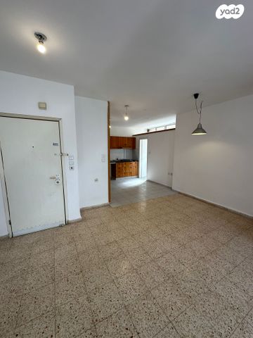 דירה, הרצליה