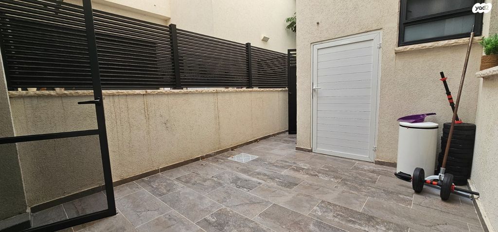 שיכוני המזרח