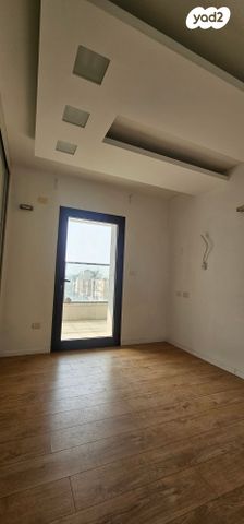 דירה, הרב אוורבוך, הדר, רמת השרון