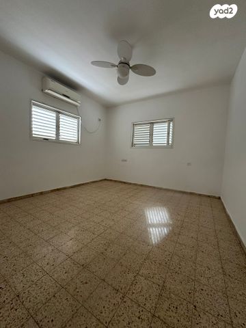 דירה, הרצליה