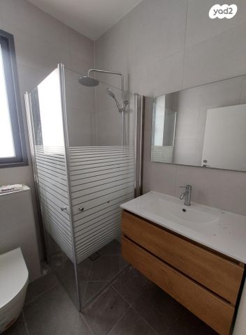 דירה, אלמוג, אכזיב, נהריה