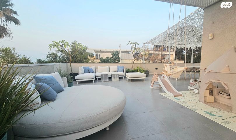 גג/ פנטהאוז, גולן, רמת השרון