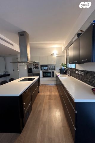 הגוש הגדול, רמת אביב החדשה, נופי ים