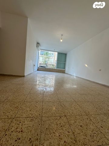 דירה, הרצליה