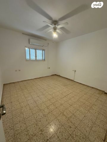 דירה, הרצליה