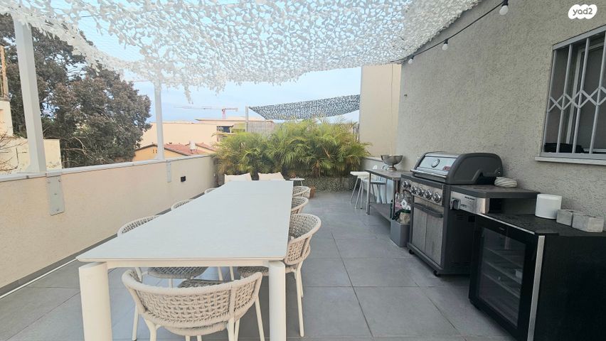 גג/ פנטהאוז, גולן, רמת השרון