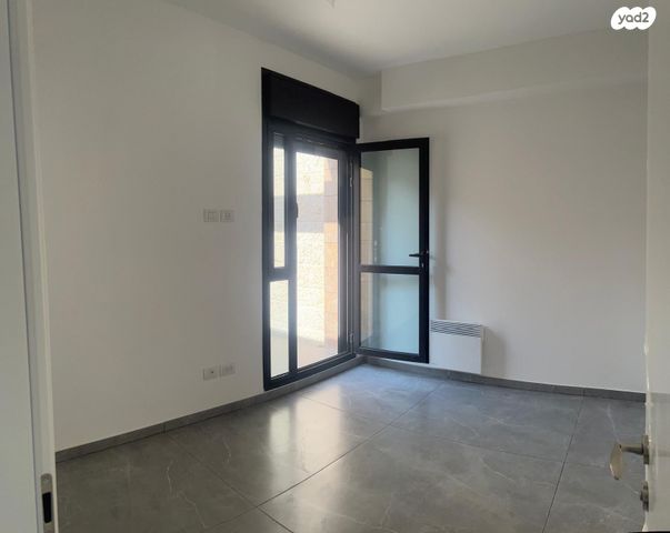 דירה, המגרסה, מבשרת ציון