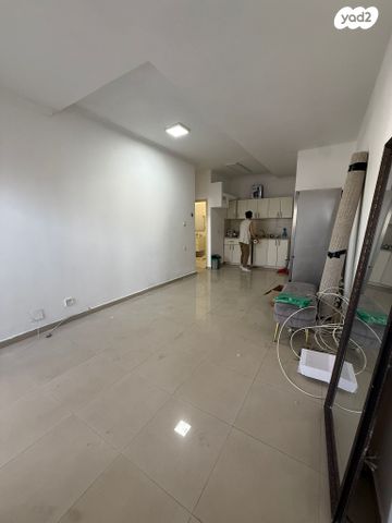 דירה, הרברט סמואל 17, רמב"ם, חדרה