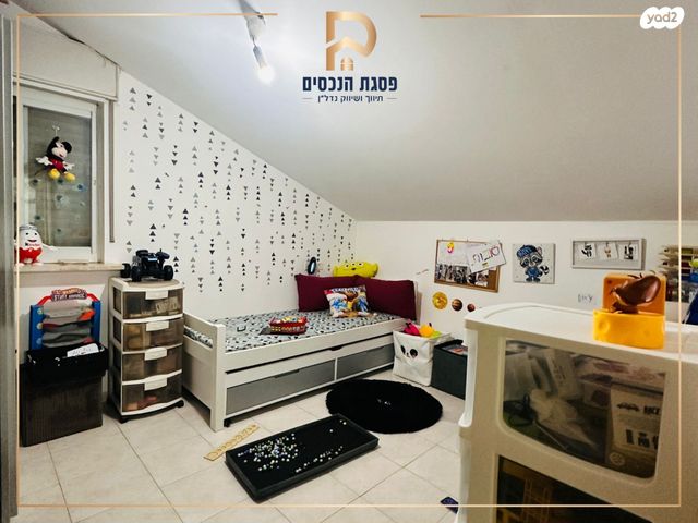 דירה, אורי בר און, פסגת זאב, ירושלים