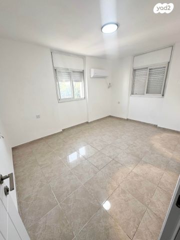 דירה, שדרות רוברט סולד 26, קרית ים  א', קרית ים