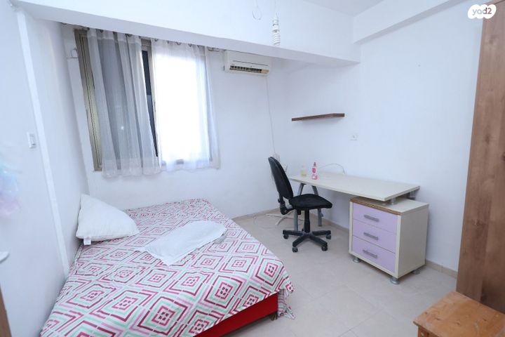 דירה, שמעון בר גיורא, באר שבע