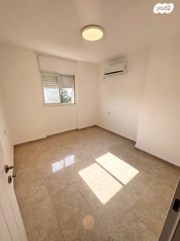 דירה, שדרות רוברט סולד 26, קרית ים  א', קרית ים