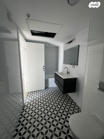 דירה, אמנון ליפקין שחק 3, נוף הטיילת, נתניה