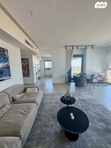 דירה, ניסים אלוני, צמרות איילון, פארק צמרת, תל אביב יפו