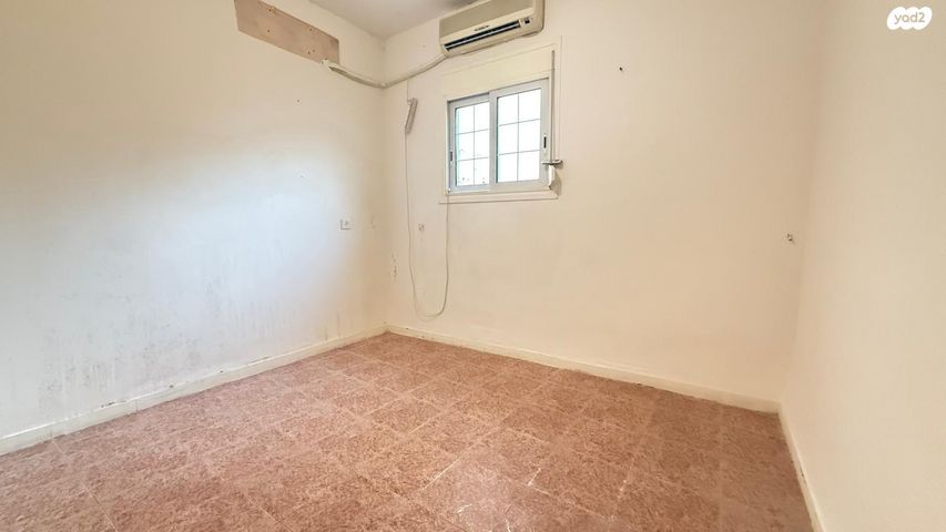 דו משפחתי, מעלה הנרקיסים, אילנות, מעלות תרשיחא