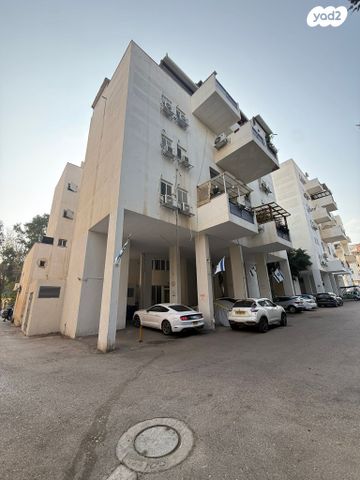 הרברט סמואל 17