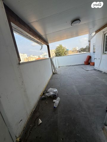 דירה, הרברט סמואל 17, רמב"ם, חדרה