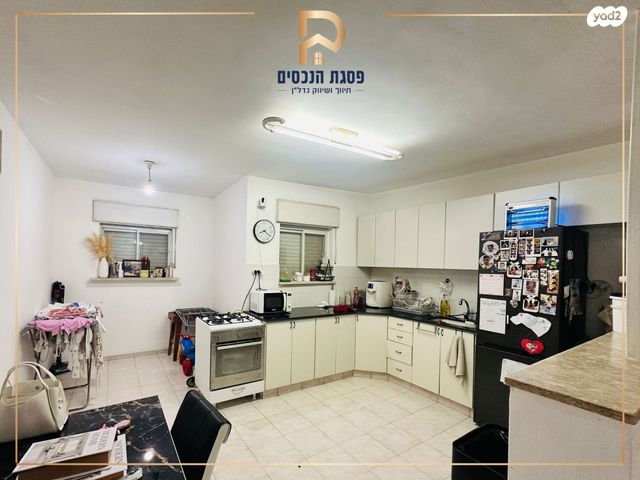 אורי בר און 