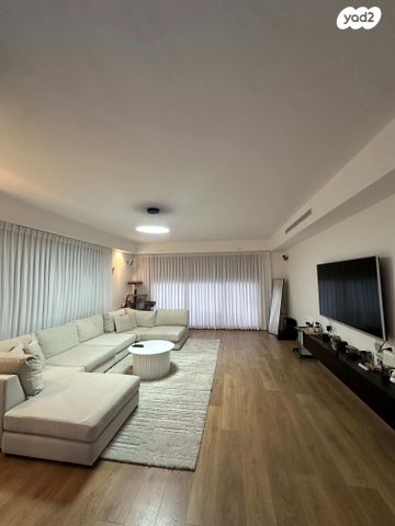 הגוש הגדול, רמת אביב החדשה, נופי ים