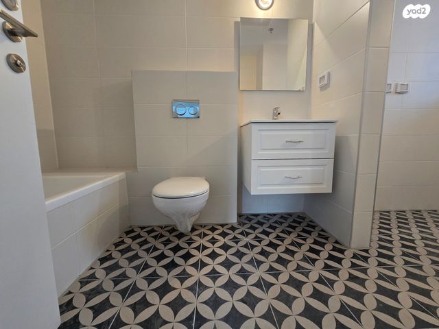 דירה, ש"י עגנון, קרית אונו