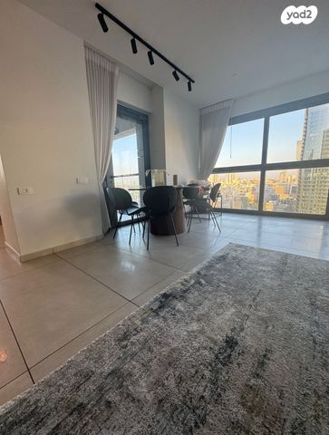 דירה, ניסים אלוני, צמרות איילון, פארק צמרת, תל אביב יפו