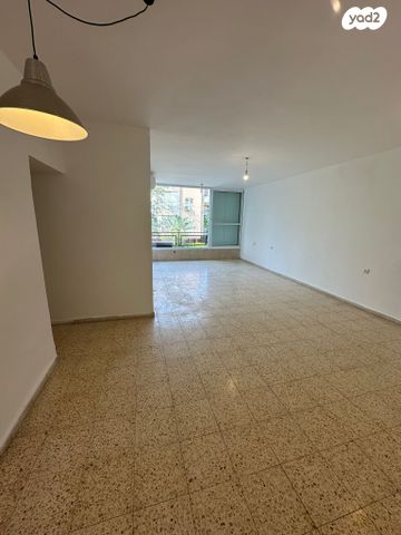 דירה, הרצליה